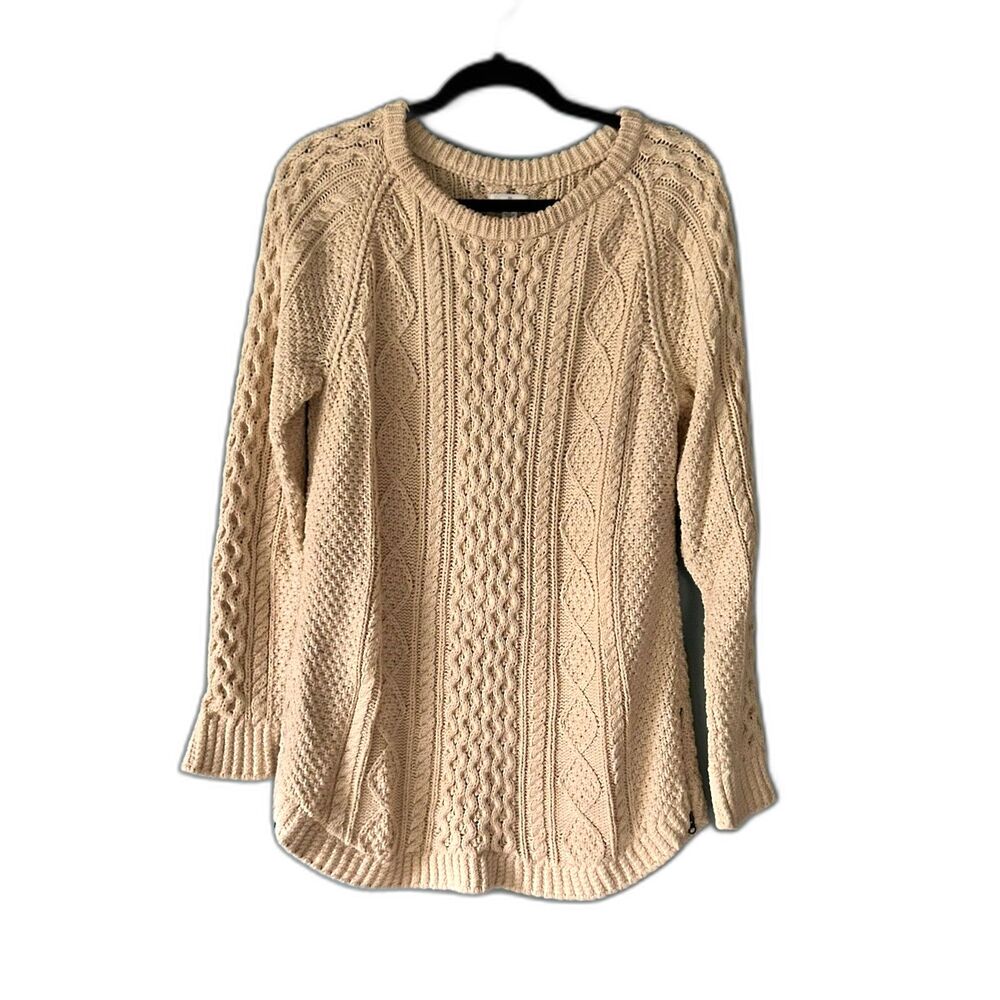 LL Bean Signature Women Fisherman Cable Knit crew neck Sweater Size Medium
